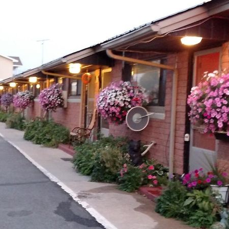 Swiss Mountain Motel Thayne エクステリア 写真